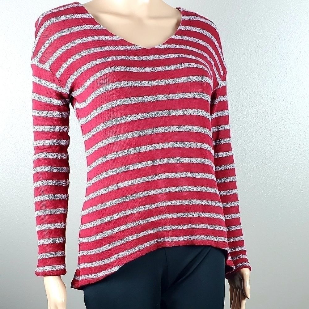 Red Haute Evereve Red & Gray Striped Sweat…